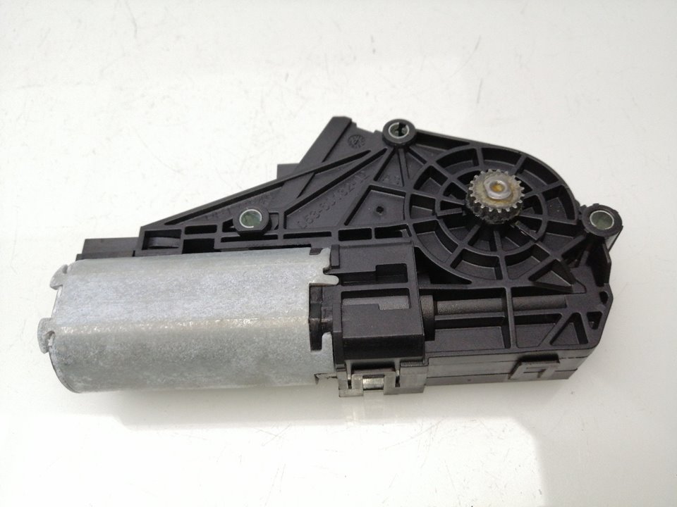 Motor do teto solar BMW 5 TOURING (F11) 520 D XDRIVE (2011 - 2017) 2000CCM