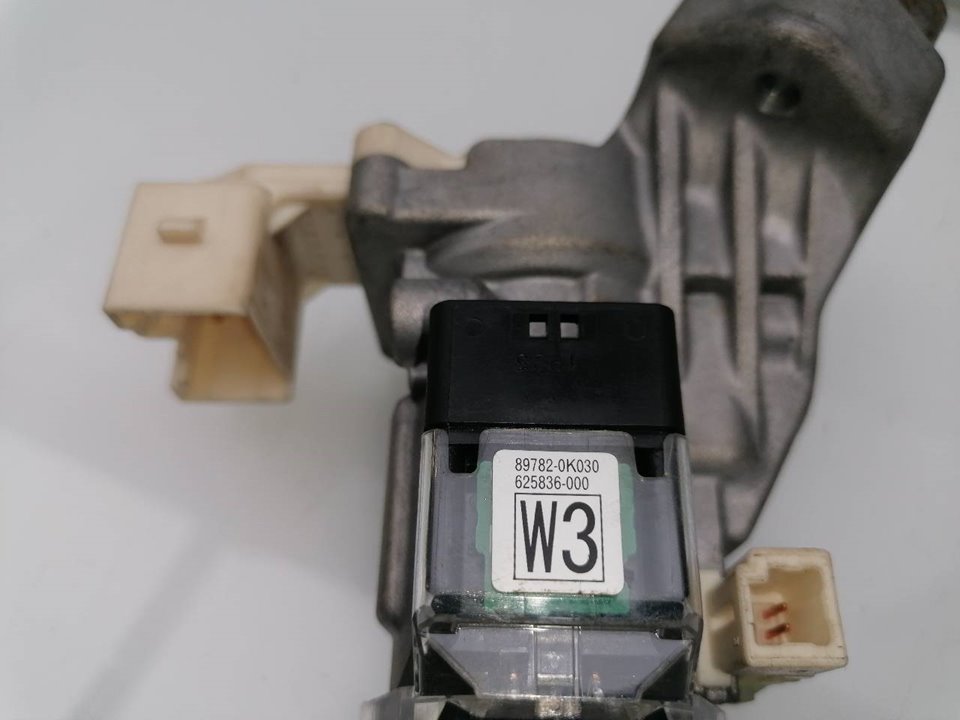 Ignition switch TOYOTA HILUX (GUN1)