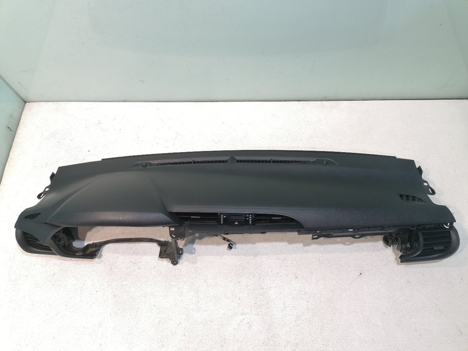 Tableau de bord TOYOTA HILUX (GUN1)