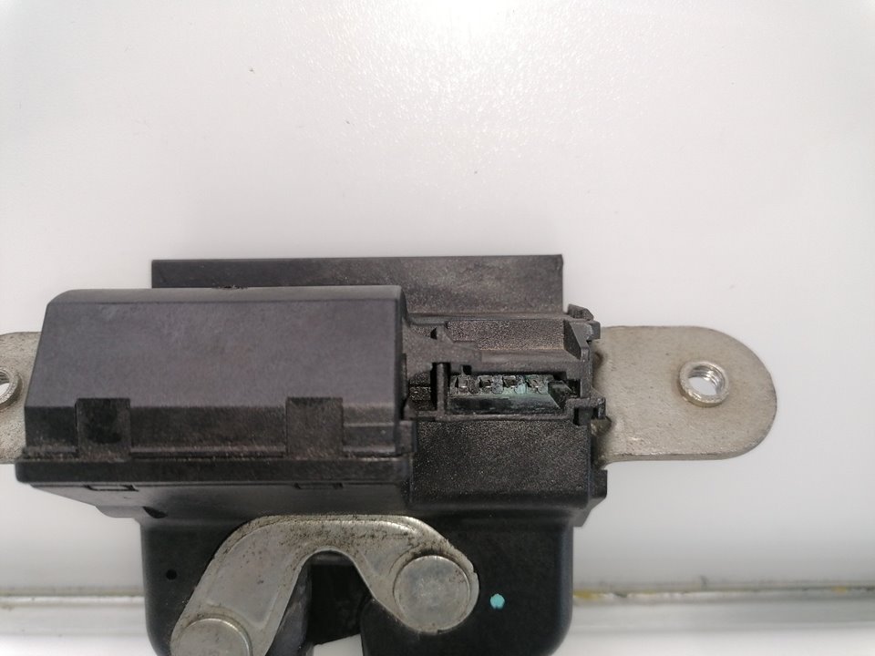 Serrure de coffre/hayon FIAT PUNTO (199)