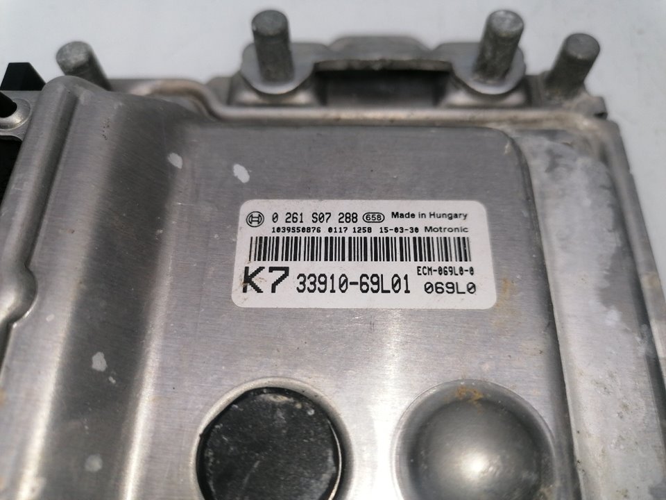 Calculateur moteur SUZUKI SWIFT (AZ)