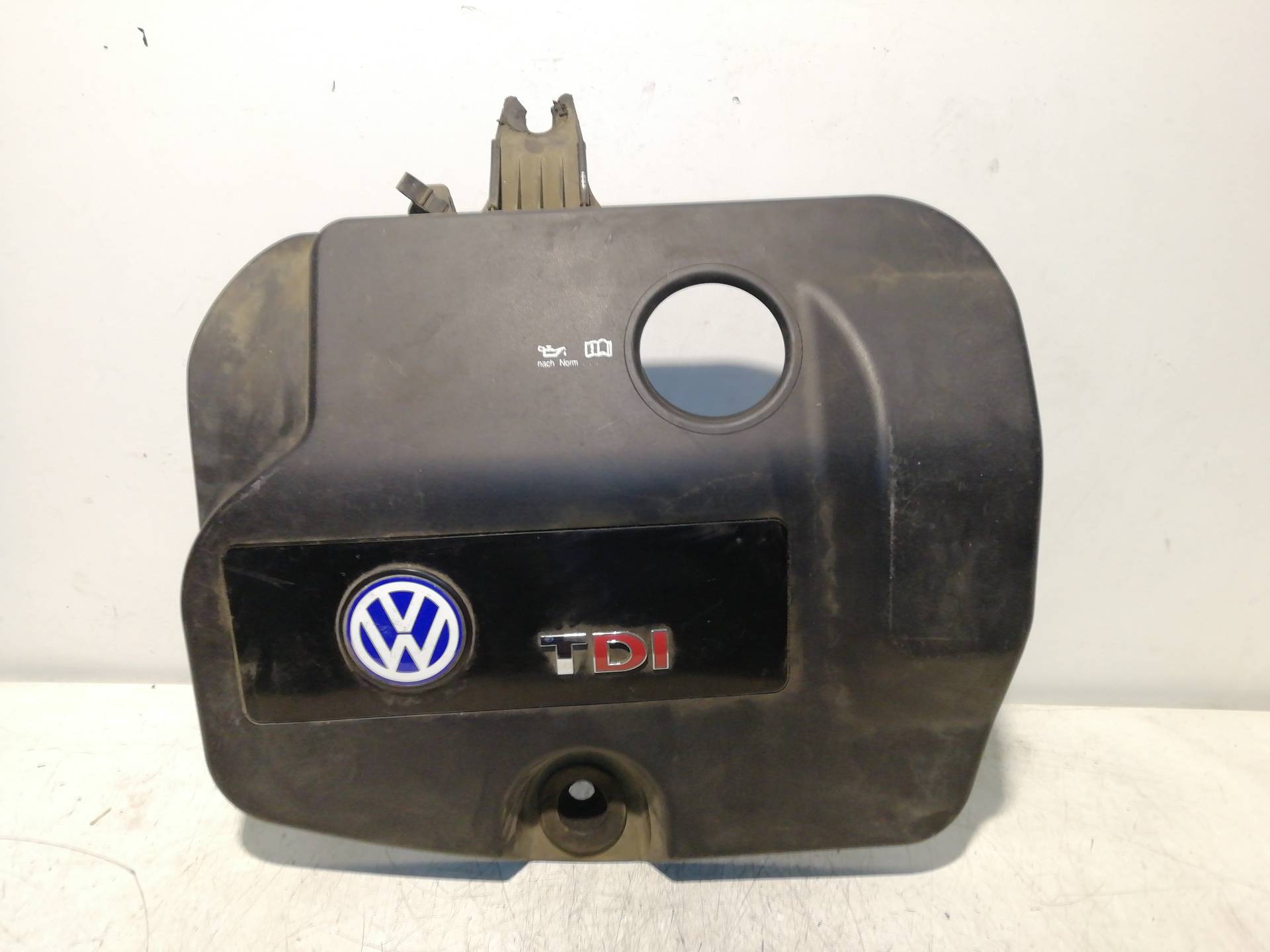 Engine cover VOLKSWAGEN SHARAN (7M8)