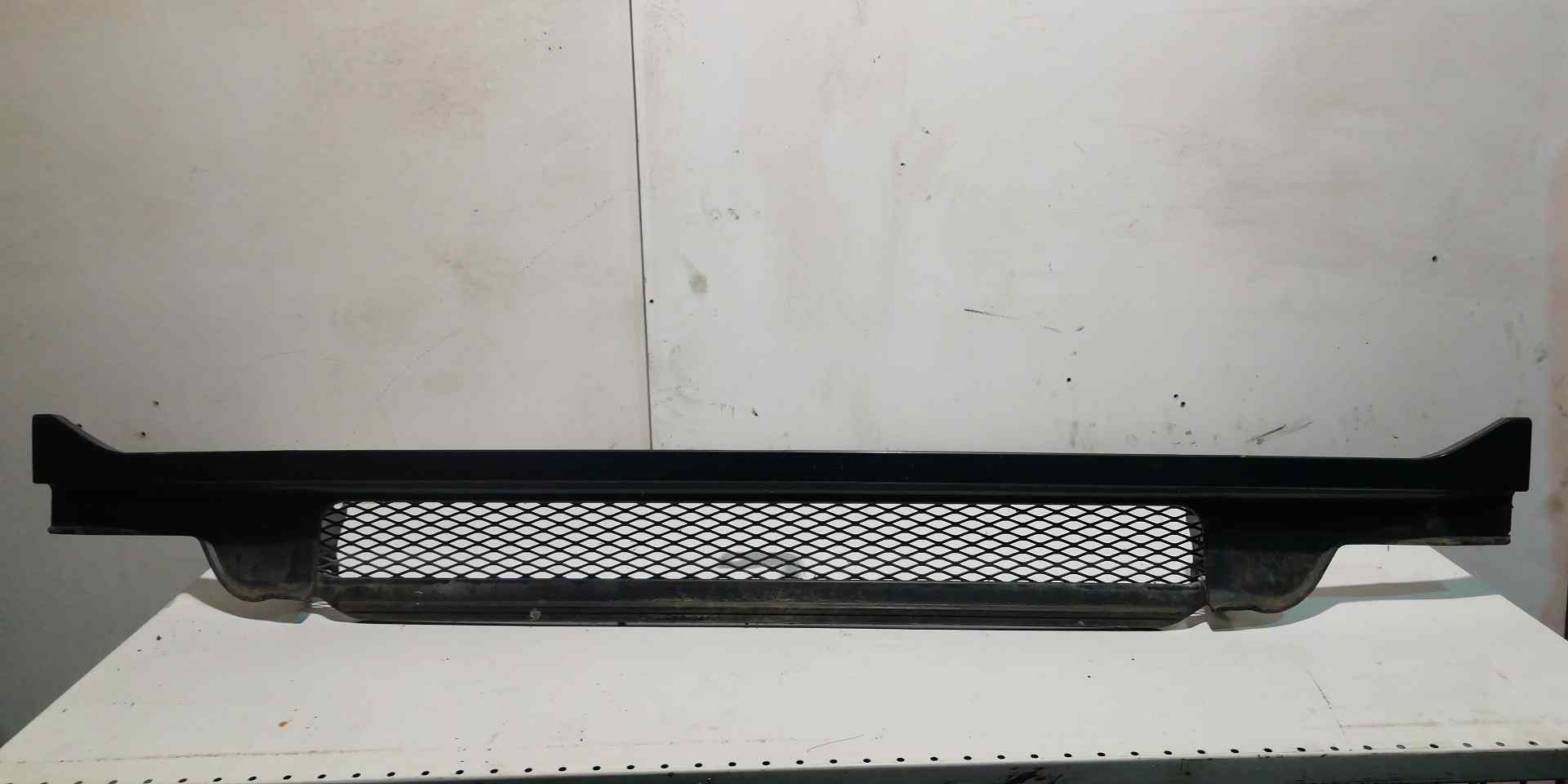 Front Bumper Grille MITSUBISHI MONTERO (V20/V40)