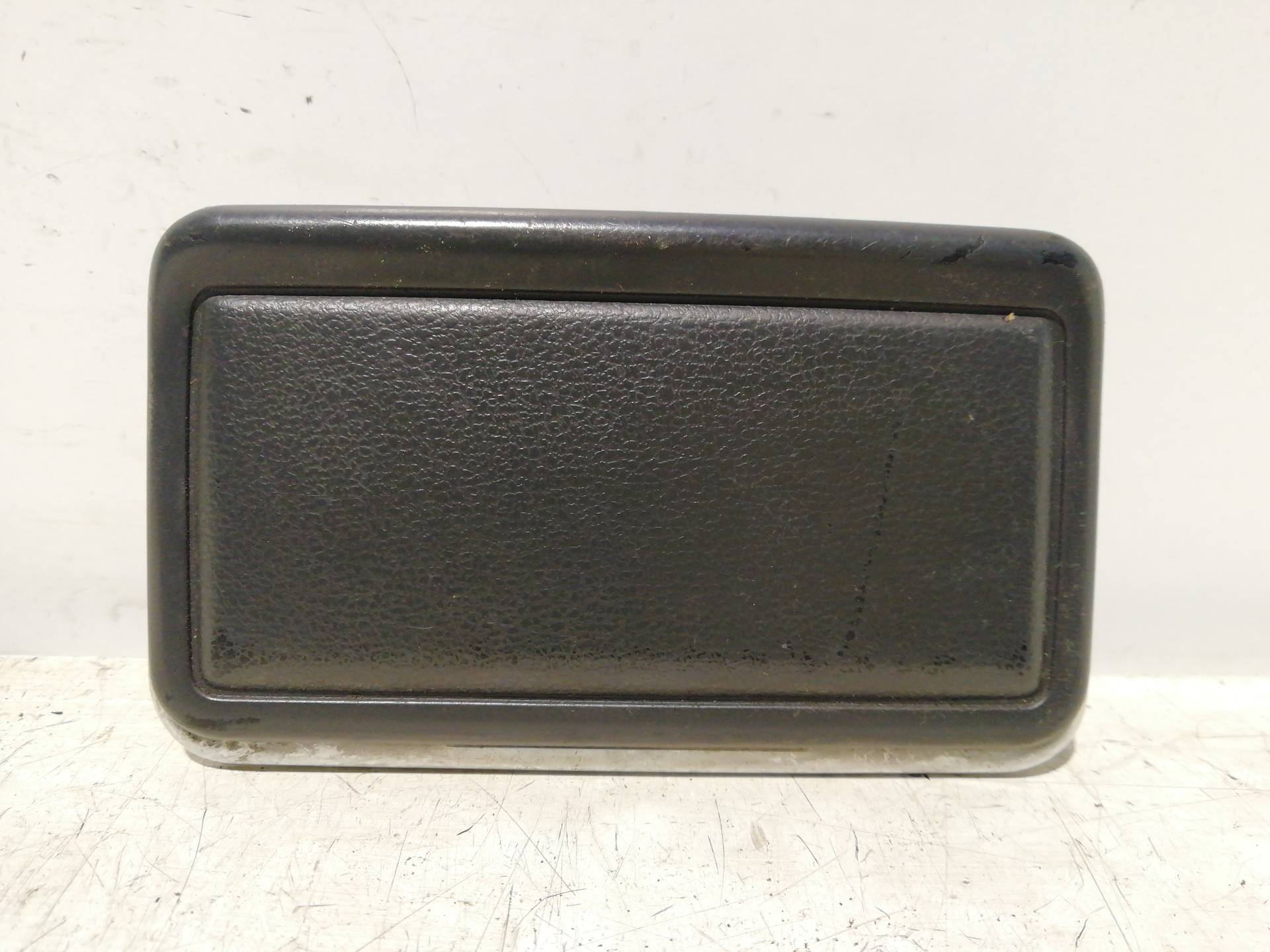 Posacenere MITSUBISHI MONTERO (V20/V40)