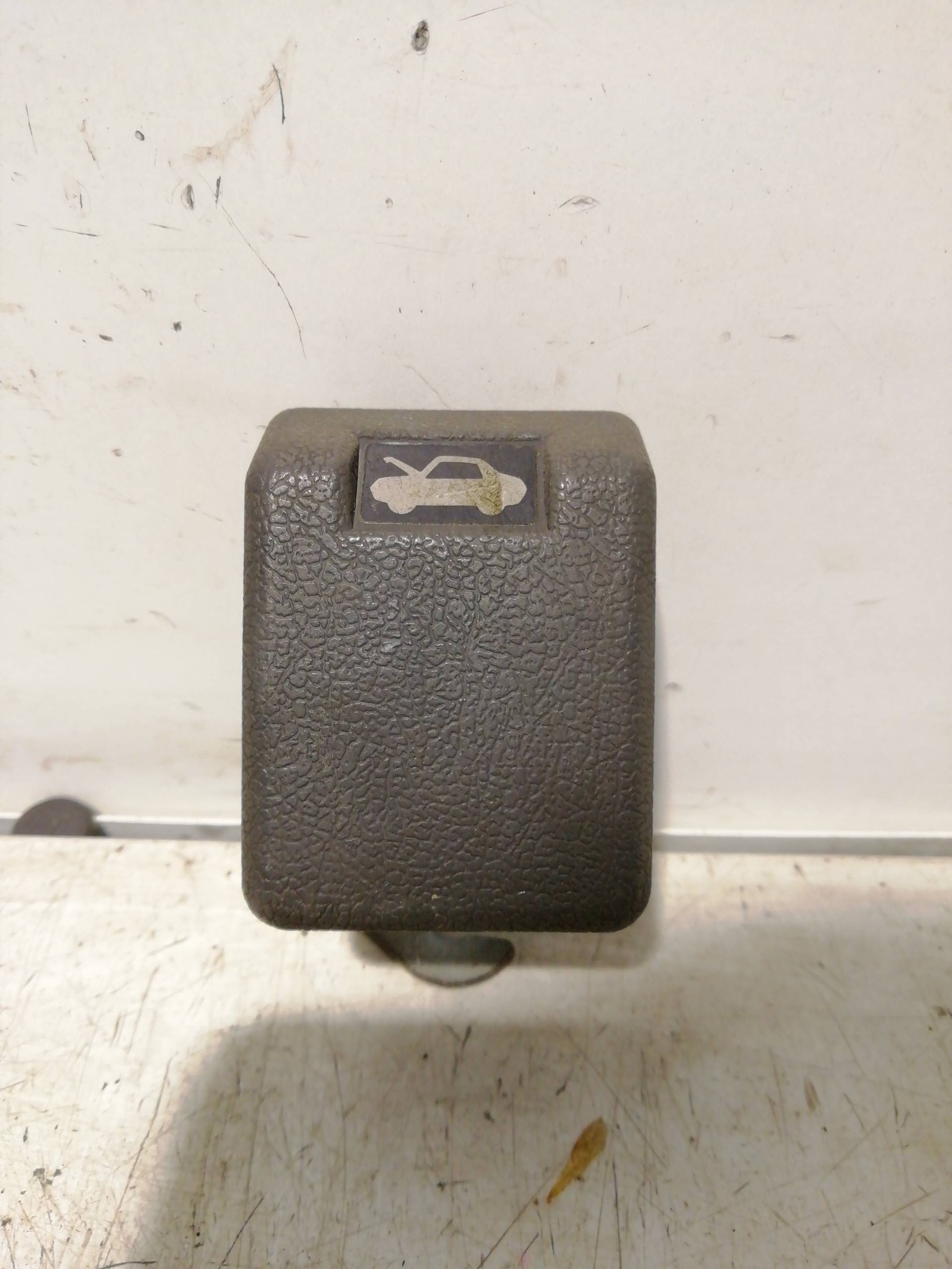 Bonnet lock MITSUBISHI MONTERO (V20/V40)