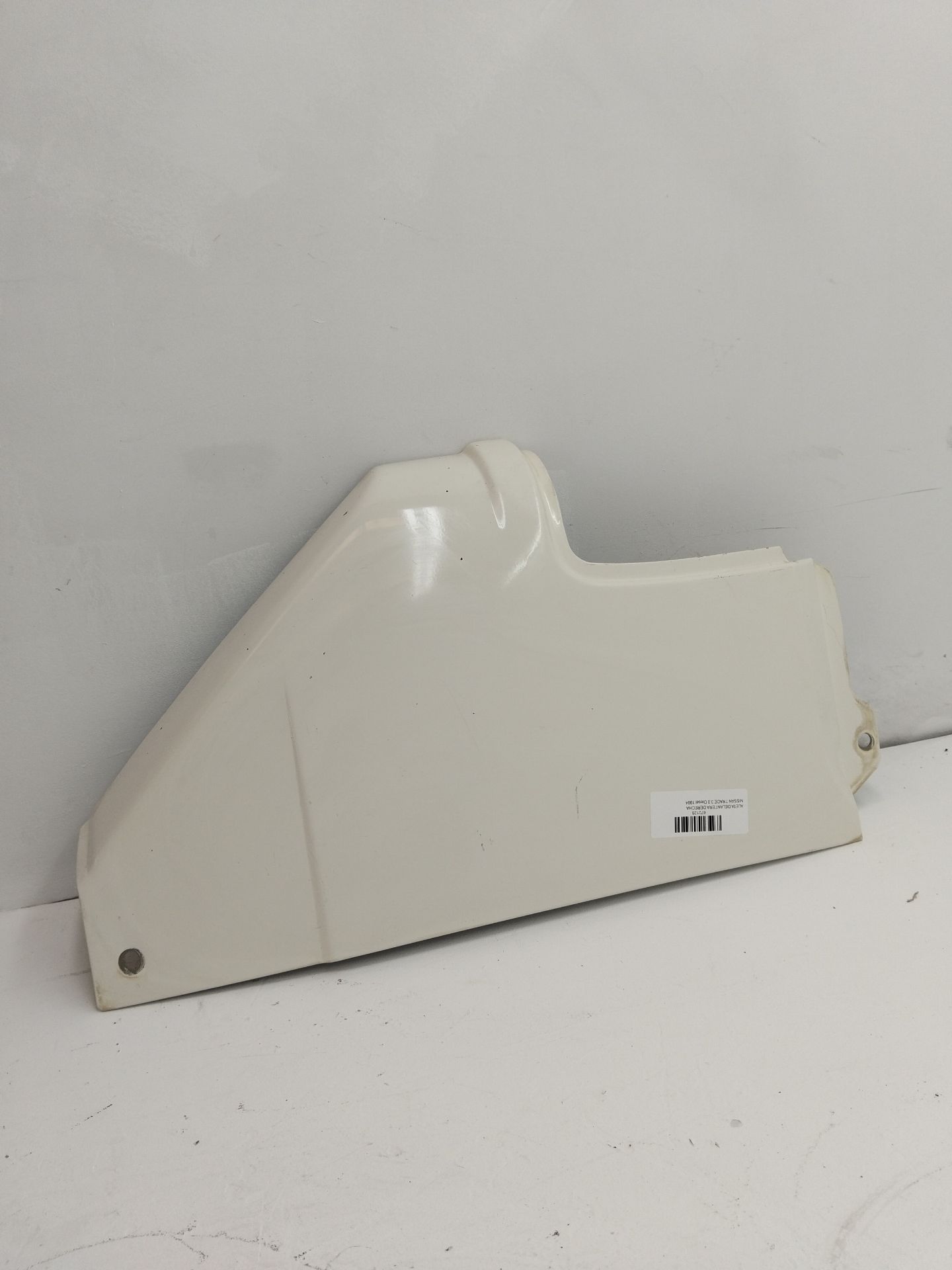 Front Right Fender NISSAN TRADE