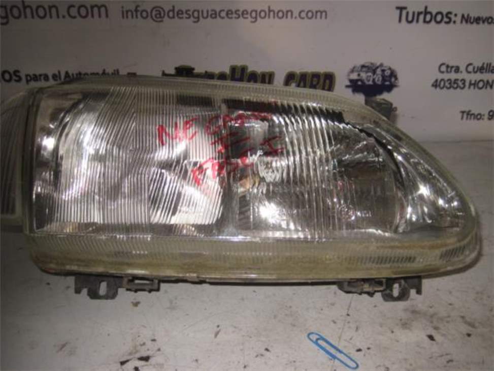 Phare droit RENAULT MEGANE I FASE 2 GANDTOUR (KA..)