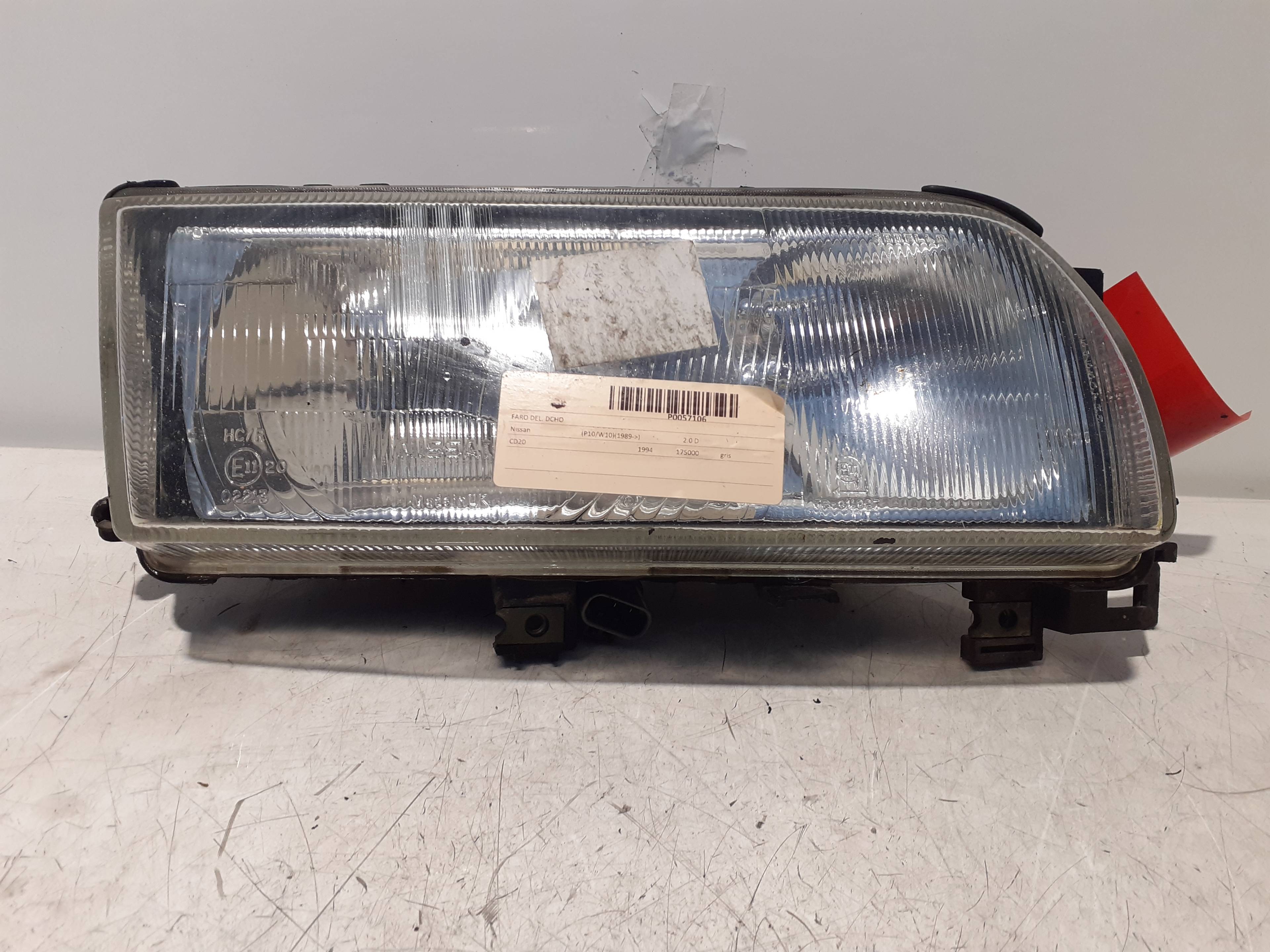 Right headlight NISSAN PRIMERA BERL./FAMILIAR (P10/W10)