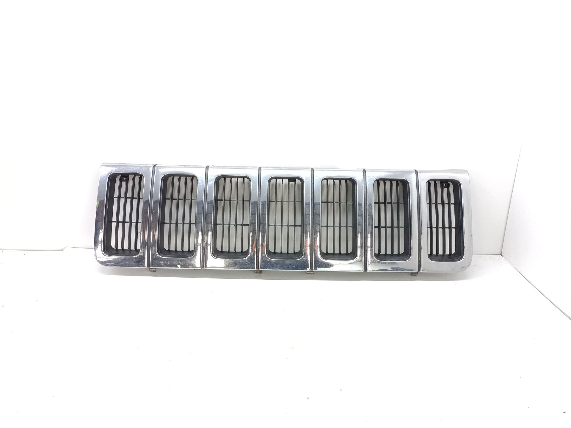 Front Grille JEEP GR.CHEROKEE (ZJ)/(Z)