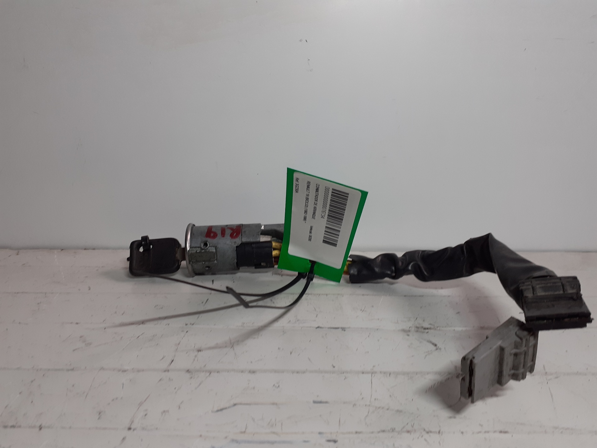Ignition switch RENAULT 19 (B/C/L53)