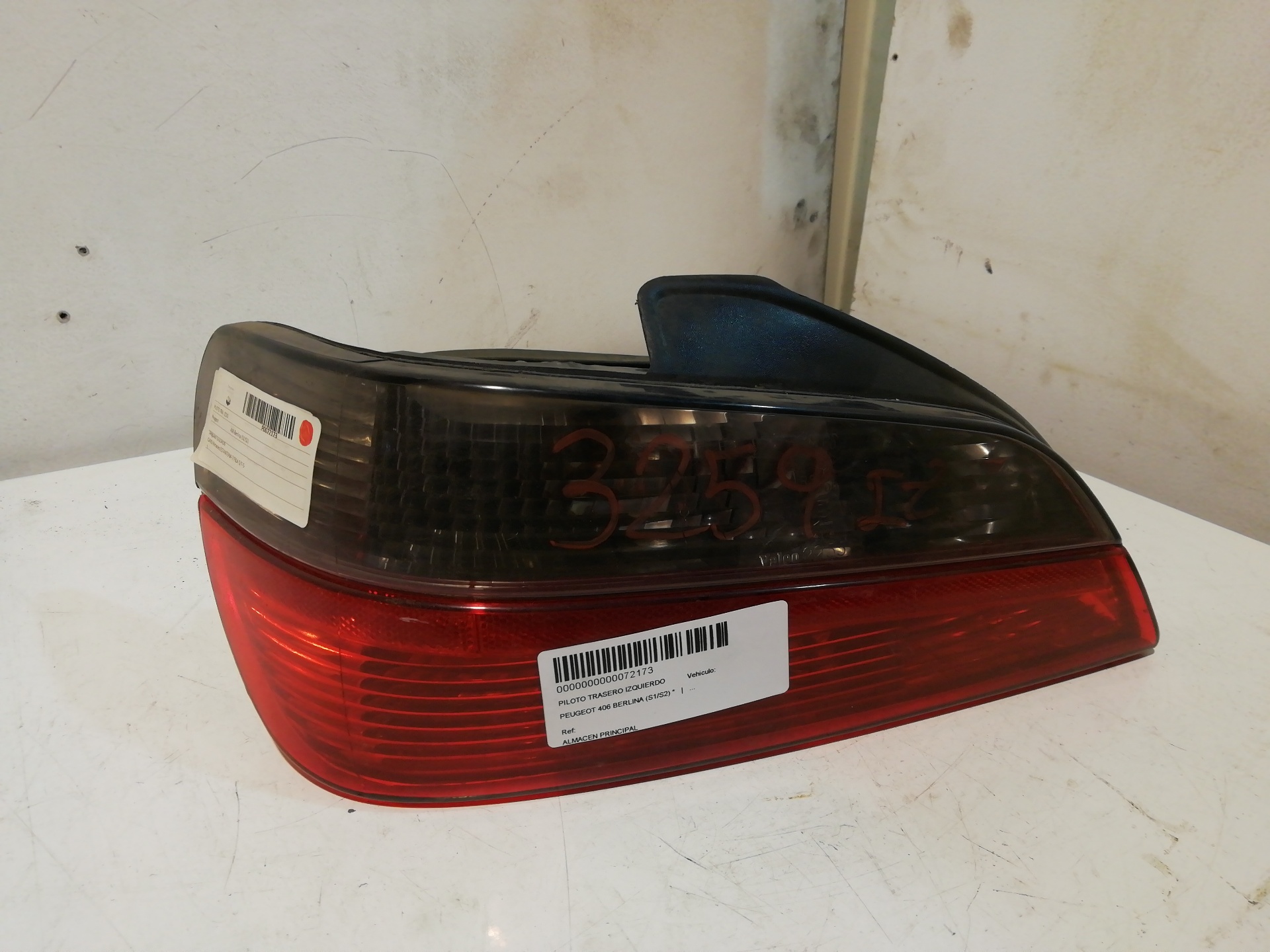Heckleuchte links PEUGEOT 406 BERLINA (S1/S2)