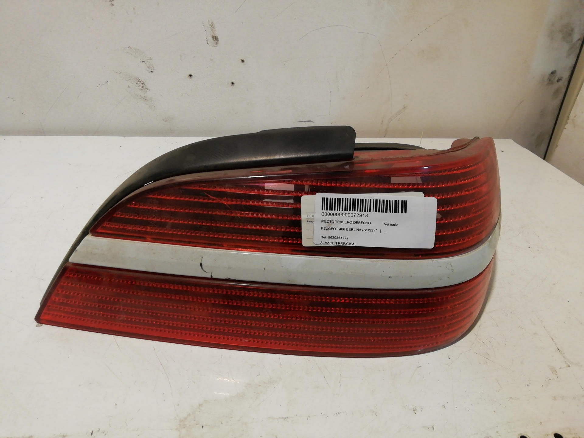 Feu arrière droit PEUGEOT 406 BERLINA (S1/S2)