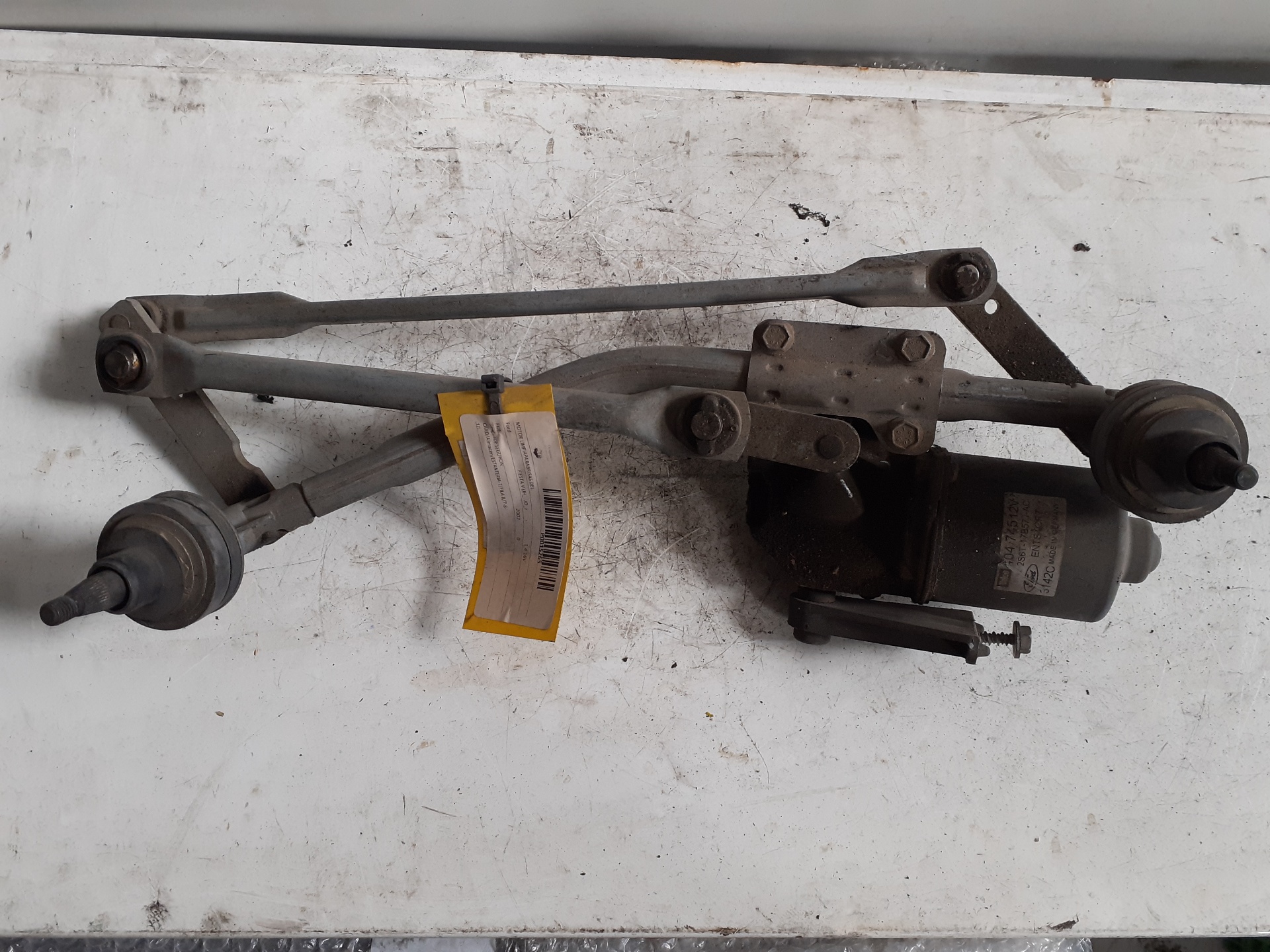 Scheibenwischermotor vorne FORD FIESTA BERLINA