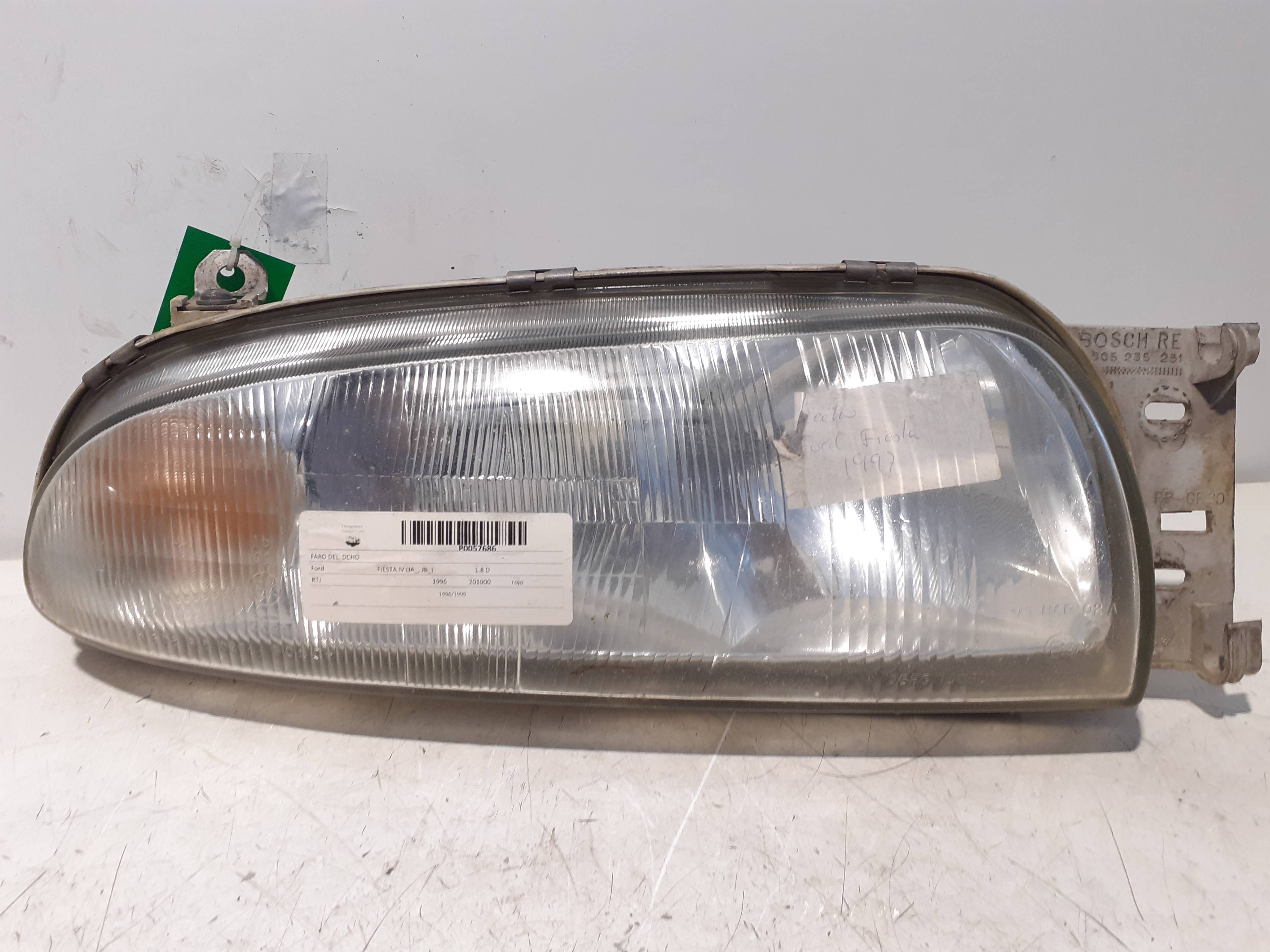 Right headlight FORD FIESTA BERLINA