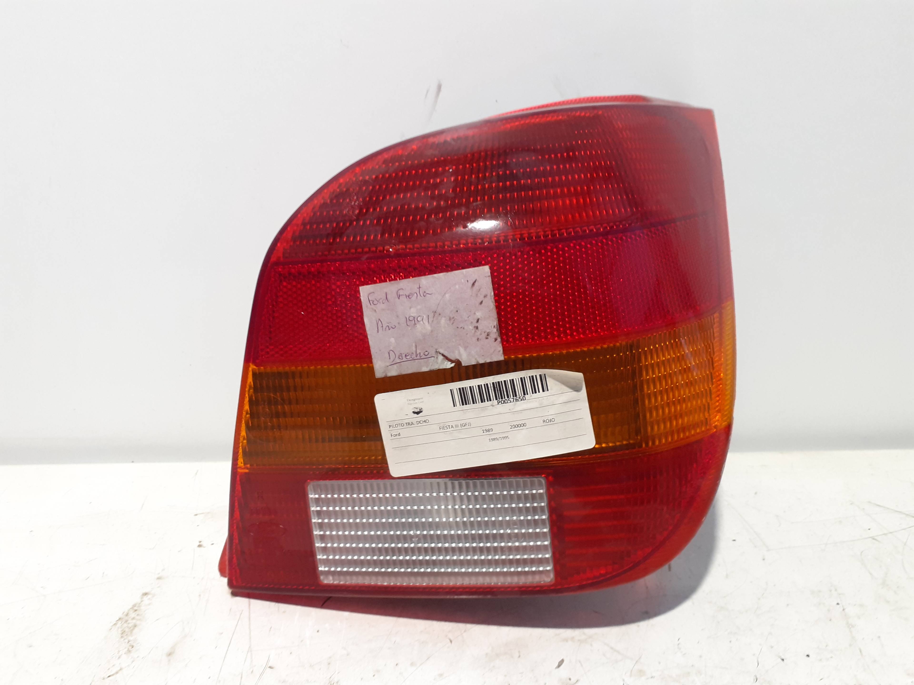 Feu arrière droit FORD FIESTA BERL./EXPRESS