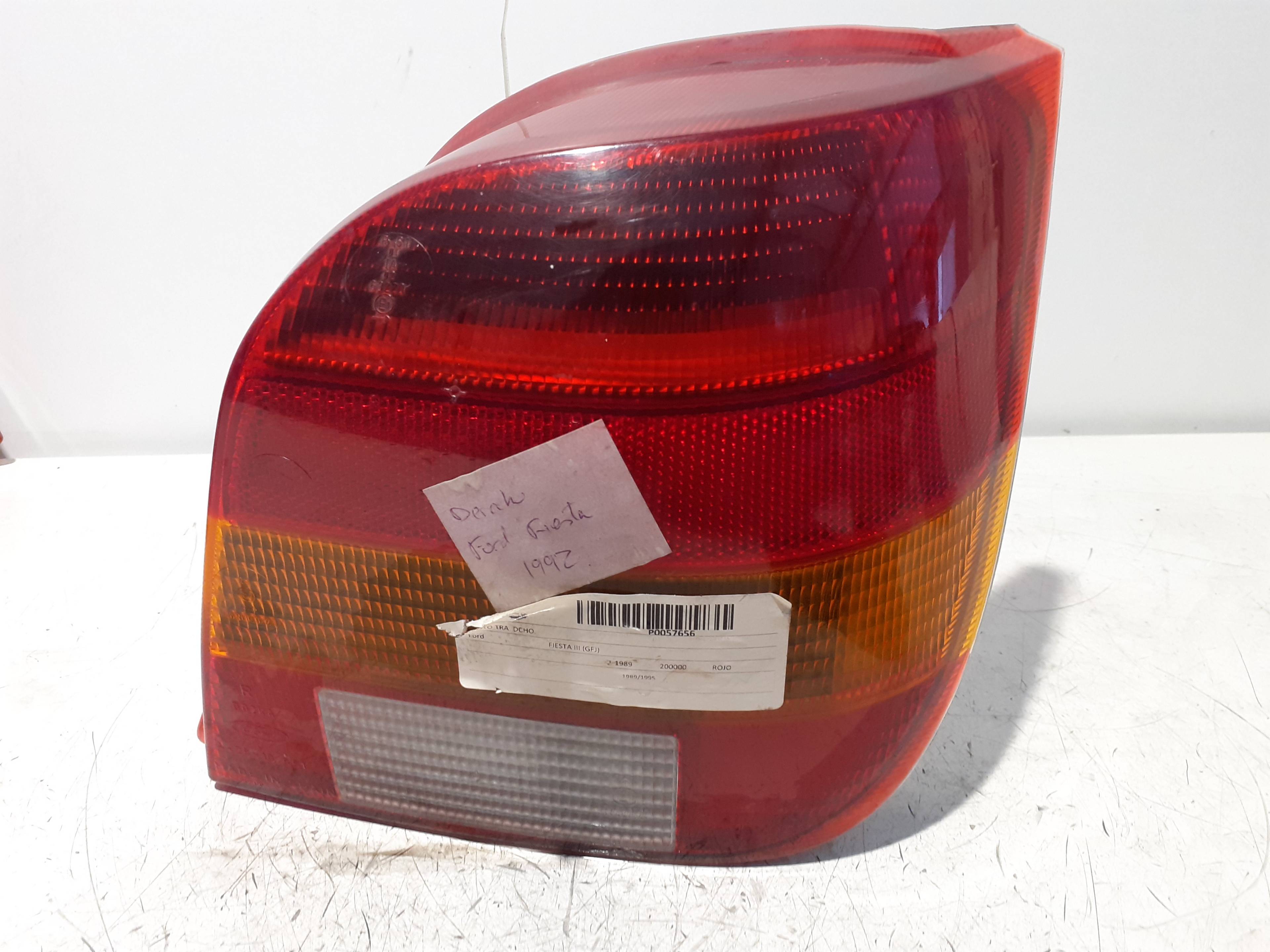 Feu arrière droit FORD FIESTA BERL./EXPRESS