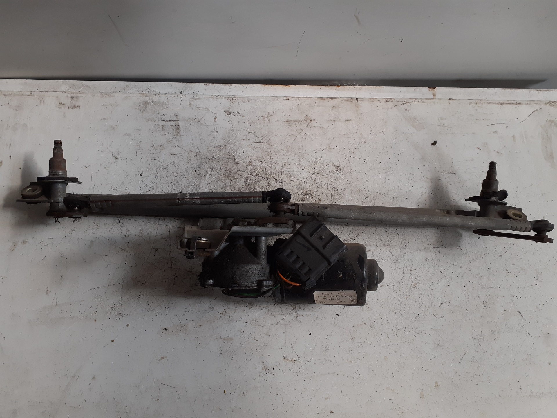 Scheibenwischermotor vorne OPEL CORSA B