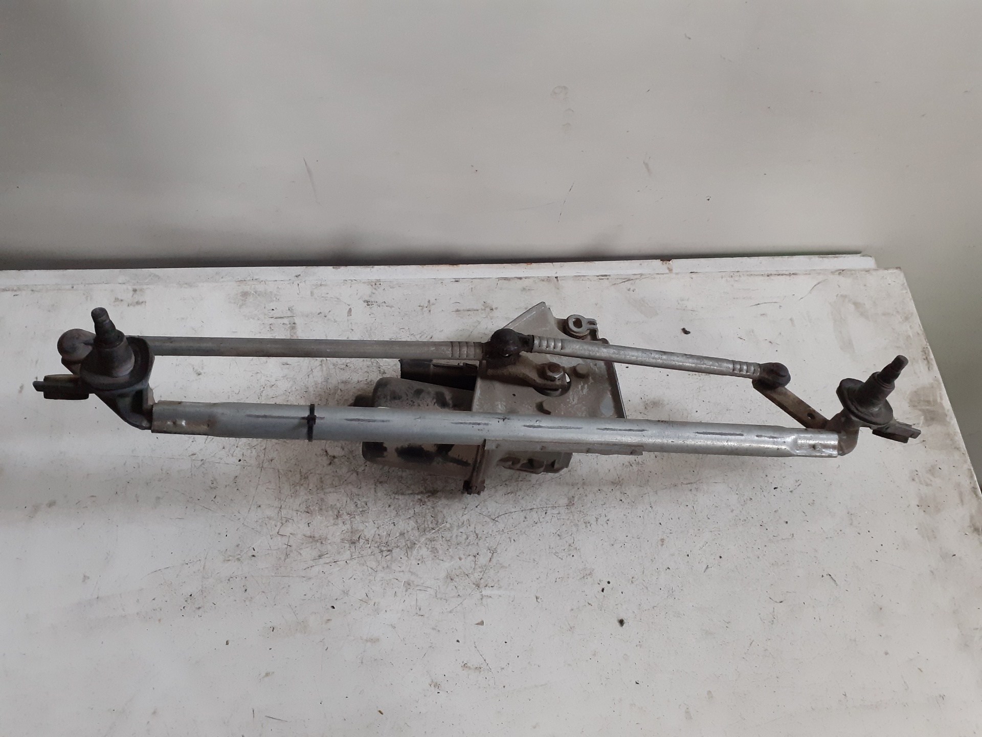 Scheibenwischermotor vorne OPEL CORSA B