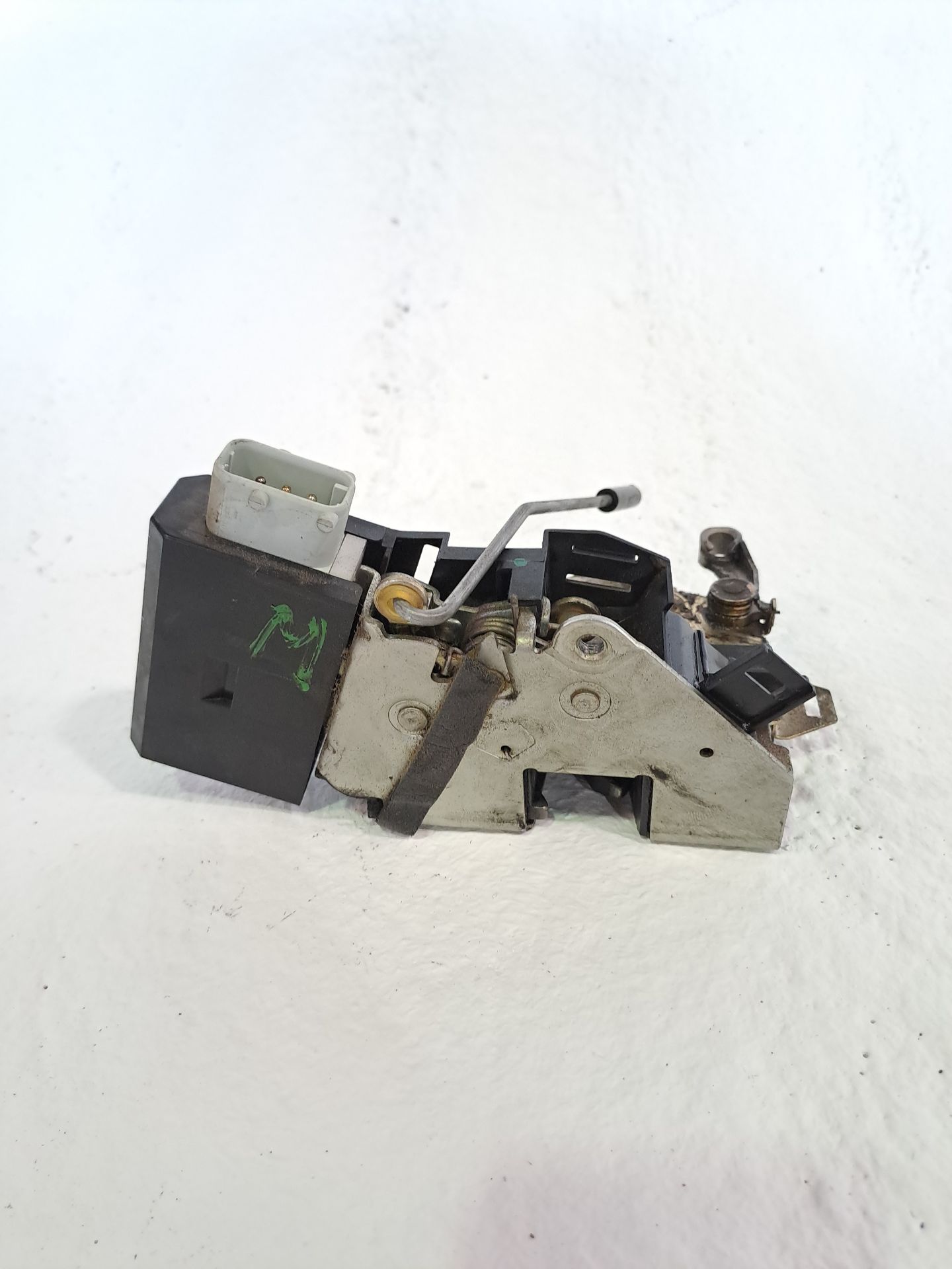 Rear left door lock BMW 5 (E39)