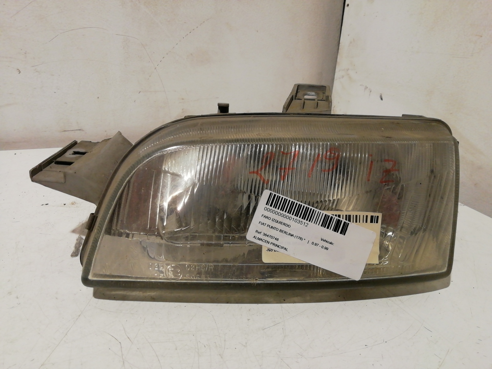 Phare gauche FIAT PUNTO BERLINA (188)